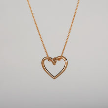 Cargar imagen en el visor de la galería, Dije CORAZON SILUETA - New